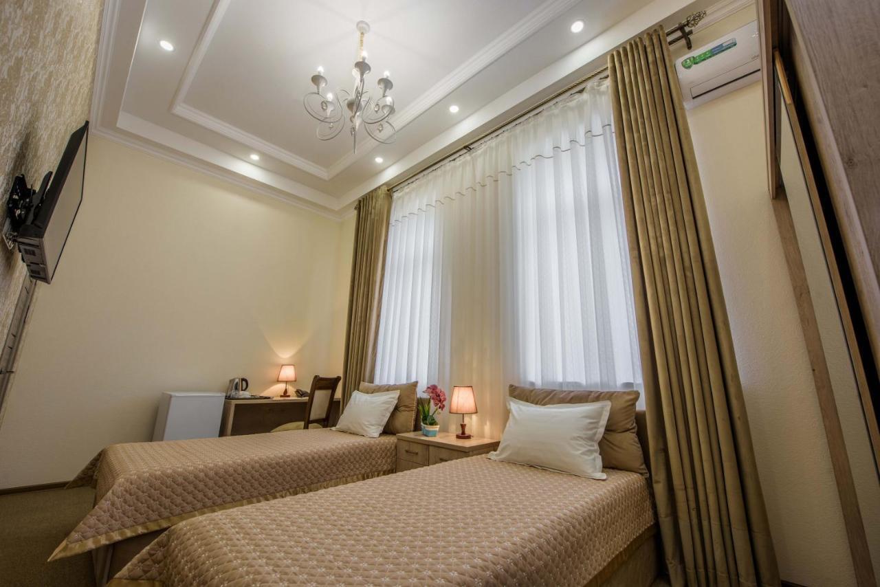 Huzur Hotel Tashkent Esterno foto