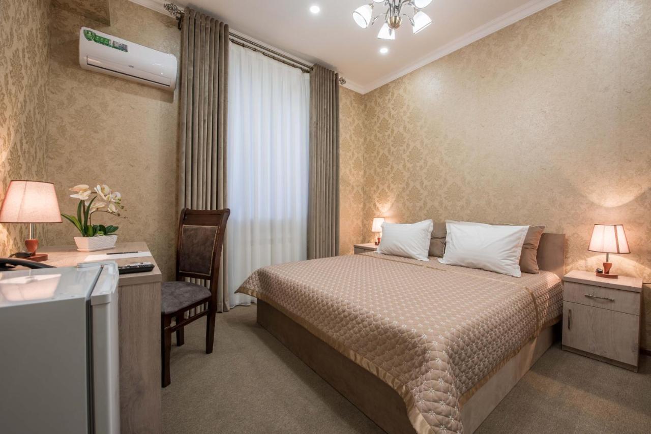 Huzur Hotel Tashkent Esterno foto