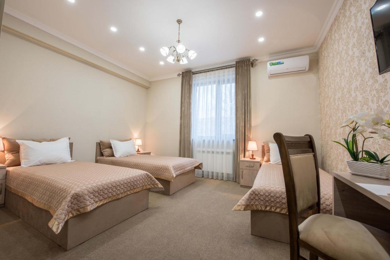 Huzur Hotel Tashkent Esterno foto