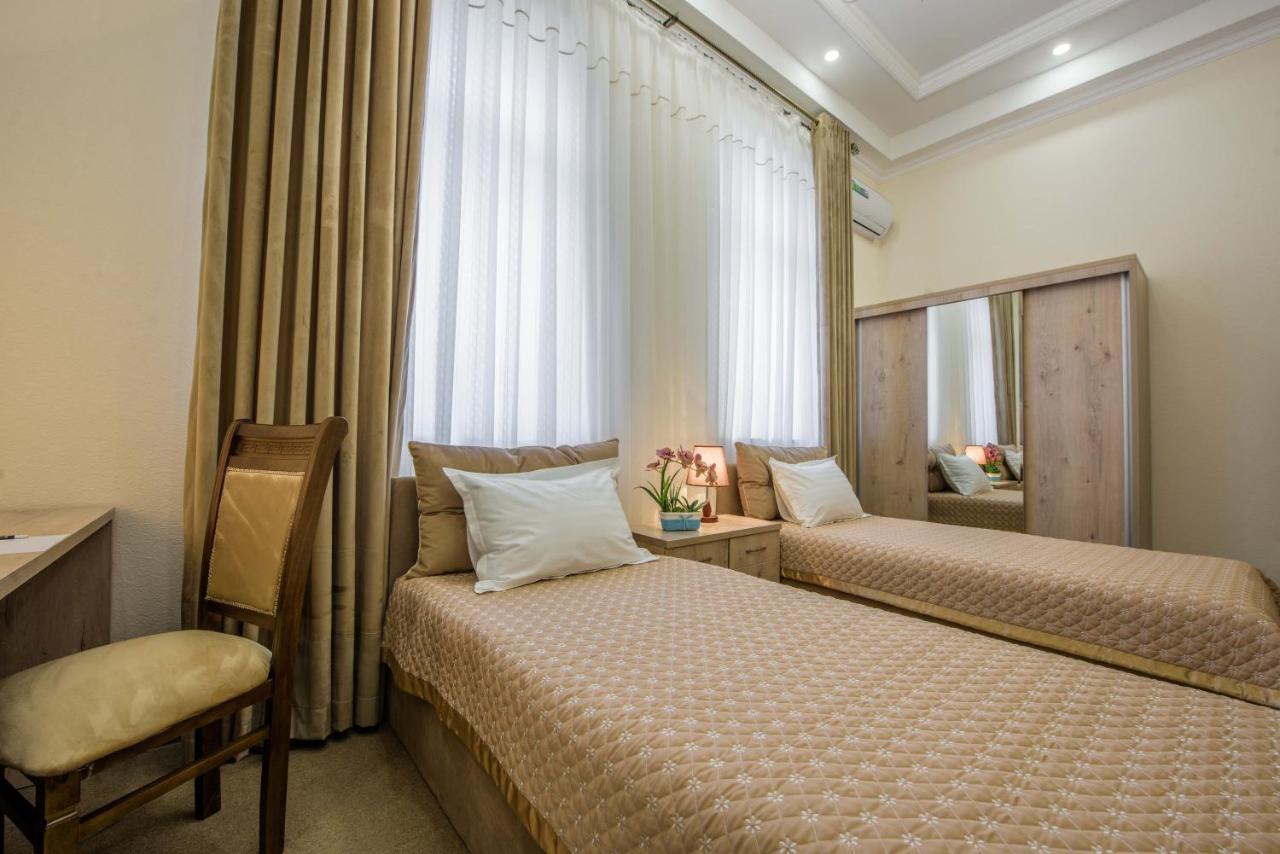 Huzur Hotel Tashkent Esterno foto